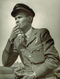 Flight Lieutenant Cy Grant from British Guiana (Guyana), circa 1945 (Courtesy of Air Historical Branch) Flight Lieutenant Cy Grant from British Guiana (Guyana), circa 1945 (Courtesy of Air Historical Branch)