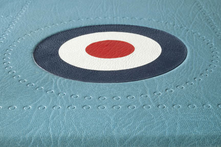 An example of the detailing on a Signed Exemplary Edition An example of the detailing on a Signed Exemplary Edition