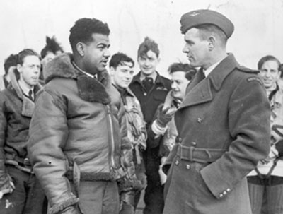 Flight Lieutenant Vincent Bunting on the left Flight Lieutenant Vincent Bunting on the left