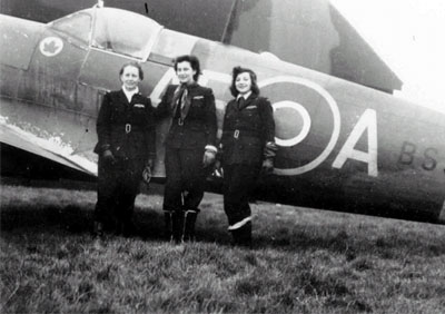 Female pilots with a Spitfire Female pilots with a Spitfire