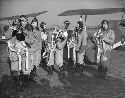 Women pilots at Hatfield Women pilots at Hatfield