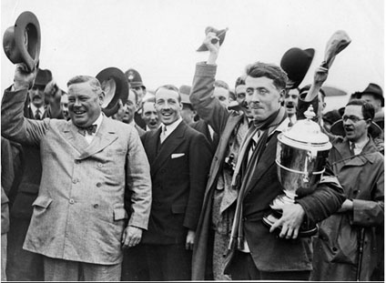 Captain Franklyn Barnard winning the first King’s Cup air race in 1922 Captain Franklyn Barnard winning the first King’s Cup air race in 1922
