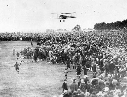 Alan Cobham landing at Essendon Aerodrome, Melbourne, Australia Alan Cobham landing at Essendon Aerodrome, Melbourne, Australia